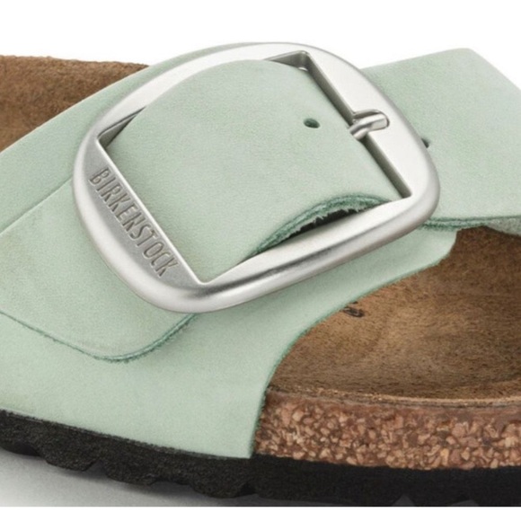 Madrid Big Buckle
Nubuck Leather - Matcha - Picture 2 of 9